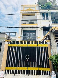 Bán nhà HXH Đường 109 Phước Long B, 3 tầng 5 phòng ngủ. DT 79M2, nhà cực đẹp ở ngay